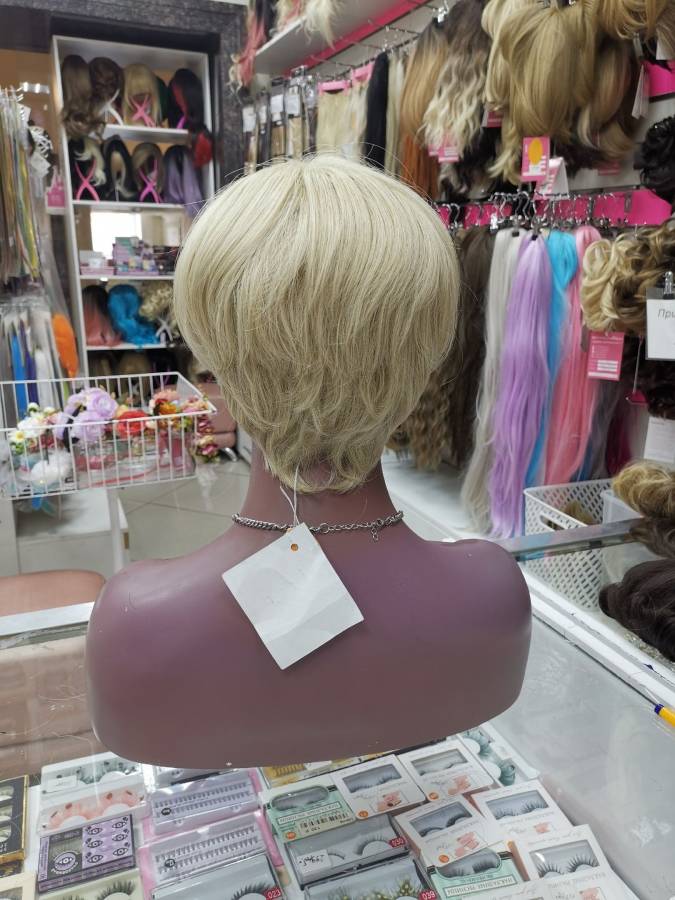 Фото Парик из термо волокна стрижка пикси, платиновый блондин - магазин  "Домик Принцессы"