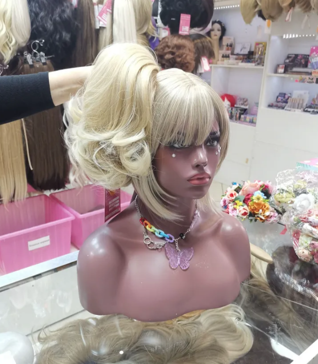 Фото Короткий хвост на крабе из японского канекалона цвет 24ОВТ613О теплый блондин - магазин  "Домик Принцессы"