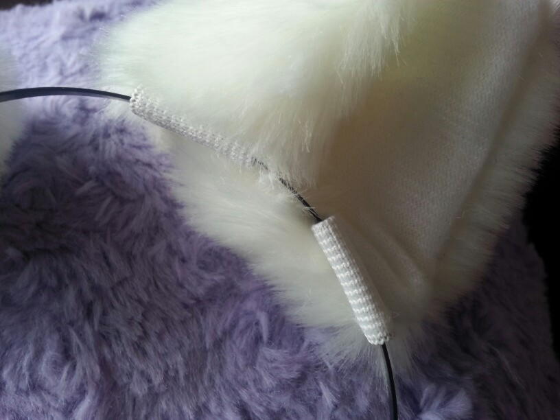 Фото Меховые ушки на ободке белые - магазин  "Домик Принцессы"