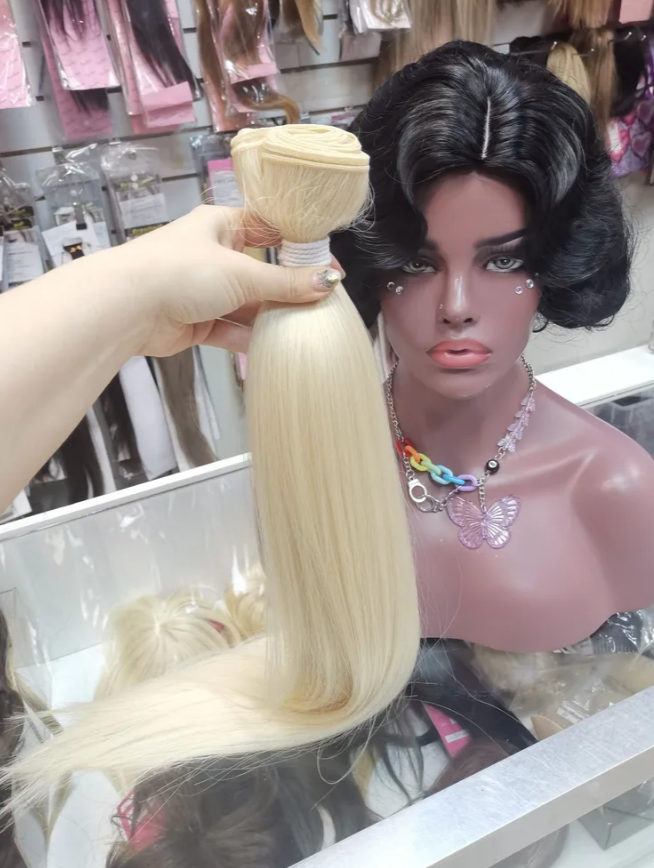 Фото Прямые биопротеиновые волосы для наращивания на трессах ,длина 60 см,цвет Блонд - магазин  "Домик Принцессы"